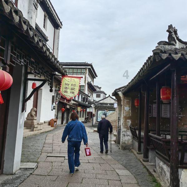 word表格断开成两部分怎么合并？游戏画面